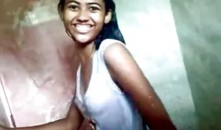 Sexy suculento mãe dá um x videos caseiros sexo boquete
