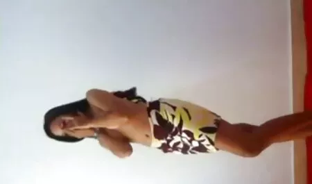Ruiva Christel se masturba xvideos videos amadores brasileiros no banheiro