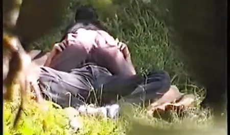 Morenas são convidados vídeo x amador para um Cara Trio