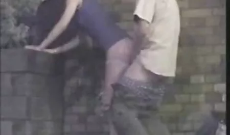 Homem tiro jovem estudante japonês em primeira video x amador pessoa