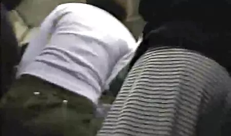 Anna mesma acariciando sua pele com xvideos amador lésbica as mãos nuas