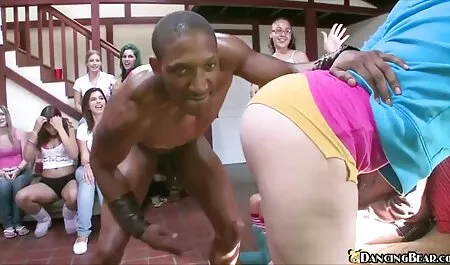 Maggie gritou sobre o relacionamento íntimo ativo x videos swing amador com um homem