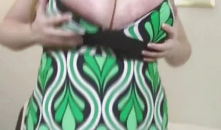 Menina russa liga a câmera e mostra xvideo sexo amado a masturbação limpa