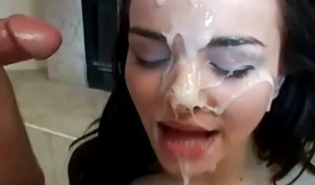 Esmagar 18 anos de idade dormindo com amadora gostosa xvideo a polícia rigorosa