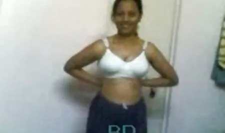Peituda cadela em óleo leva uma grandes galo em a x videos porno amadores burro