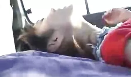 Uma xvideos amador de corno garota gorda é feliz porque dois homens a fodem instantaneamente