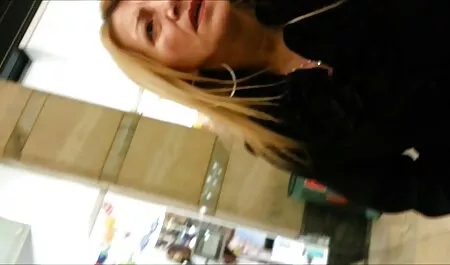 Duas xvideos de novinhas amadoras lindas lésbicas com Peitos grandes levam um ao outro ao orgasmo na cozinha