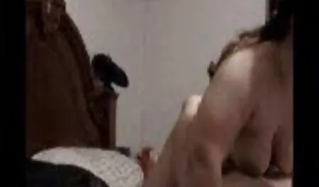 Curto cabelo morena desfrutar de exposição para alta xvideos ninfetas amadoras público