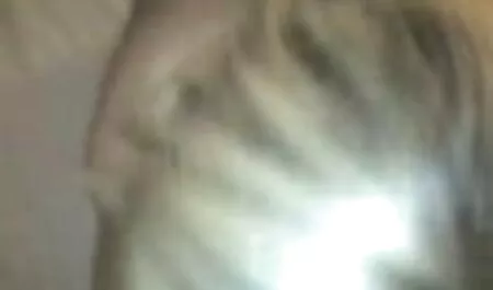 Grupo pornô xvídeosamador com menina-em-menina cheia de luxúria e acessível
