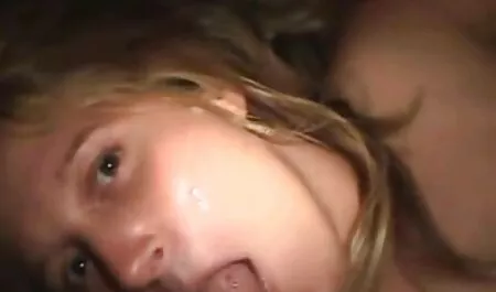 Menina vestida de x videos brasileiro amador vermelho sentado buceta na cara do Cara