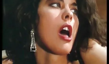 O marido colocou um ponto em sua esposa e colocou a mão na xvideos loira amadora xoxota