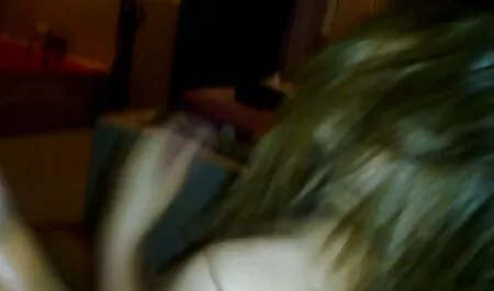 Equipe xvideos filmes amador brutal costurar a buceta de uma garota amarrada com fio vermelho