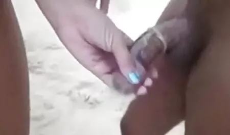Duas garotas xvideos amador caiu na net bonitas competem melhor foda com um homem negro