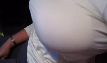 Gina com câncer de mama amador x videos na frente de um homem