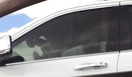 Magro mulher em frente de a x vídeos amador brasileiro Webcam mostra escravidão e masturbação ties com uma vibrador