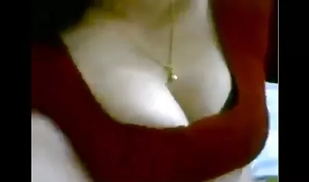 Menina em corpo vermelho inserir espada x videos amadorea punho em furos molhados