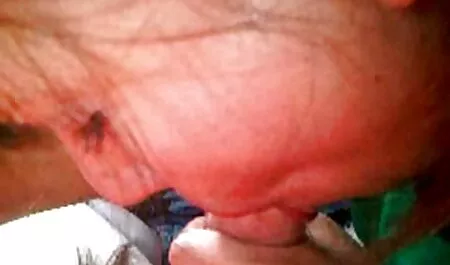 Menina em meias vermelhas assistir x video caiu net pornô e site