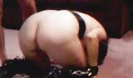 Menina em xvideos meninas amadoras fishnet meia-calça lambida fina dedos em esperma