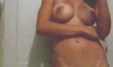 Pornstar com seu amigo xvideo amador fragas com um áspero parafusar um homem