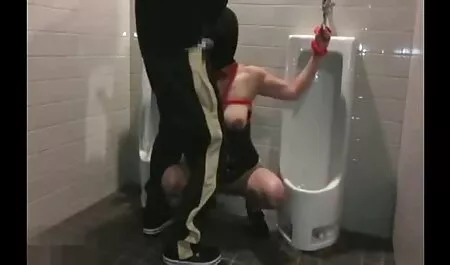 Adulto amante tomando fita adesiva na xvideos gratis amador mão