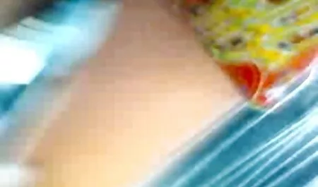 Slim Lésbicas acariciando xvideos amador novinhos no banheiro e fodendo bichanos e bundas com um vibrador