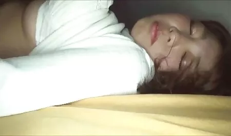Sally chi cozido e carnudo chicoteia seus peitos xvideos amador escondido para o umbigo