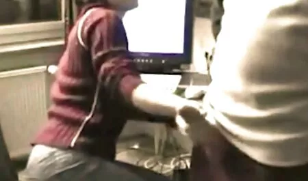 Tia gorda em um vestido aplicando um vibrador xvideos amadores brasileiros enorme em mande