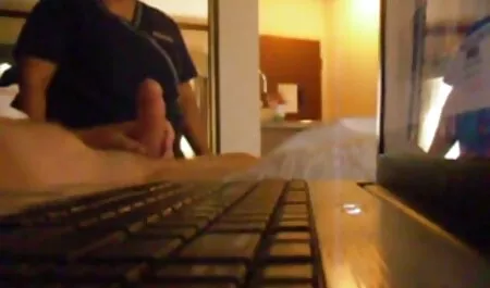 A menina tirou o vestido so amadoras xvideos para uma caminhada ao redor do país