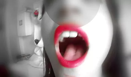 Menina assistindo dedilhado sua vagina na frente da xvideos amador casada câmera