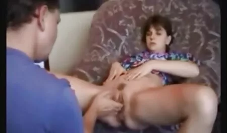 Menina bonita se masturba no trem x videos caseiro anal e levou-o em sua boca