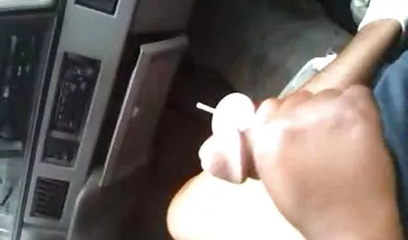 Preto x videos flagras amadores deixe a menina com tranças no copo em um círculo